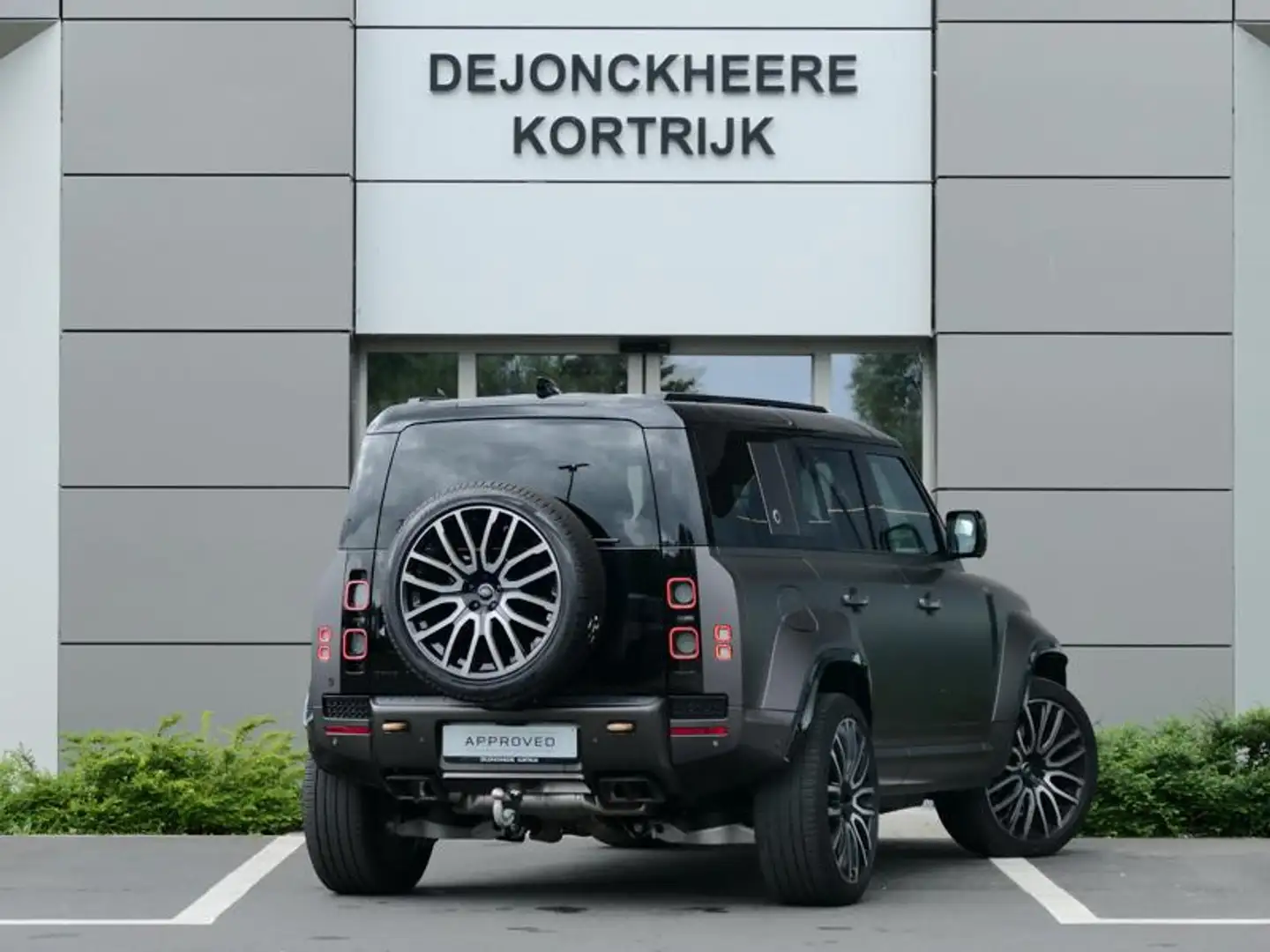 Land Rover Defender - 110 P635 OCTA AWD Auto. 25.5 Grijs - 2