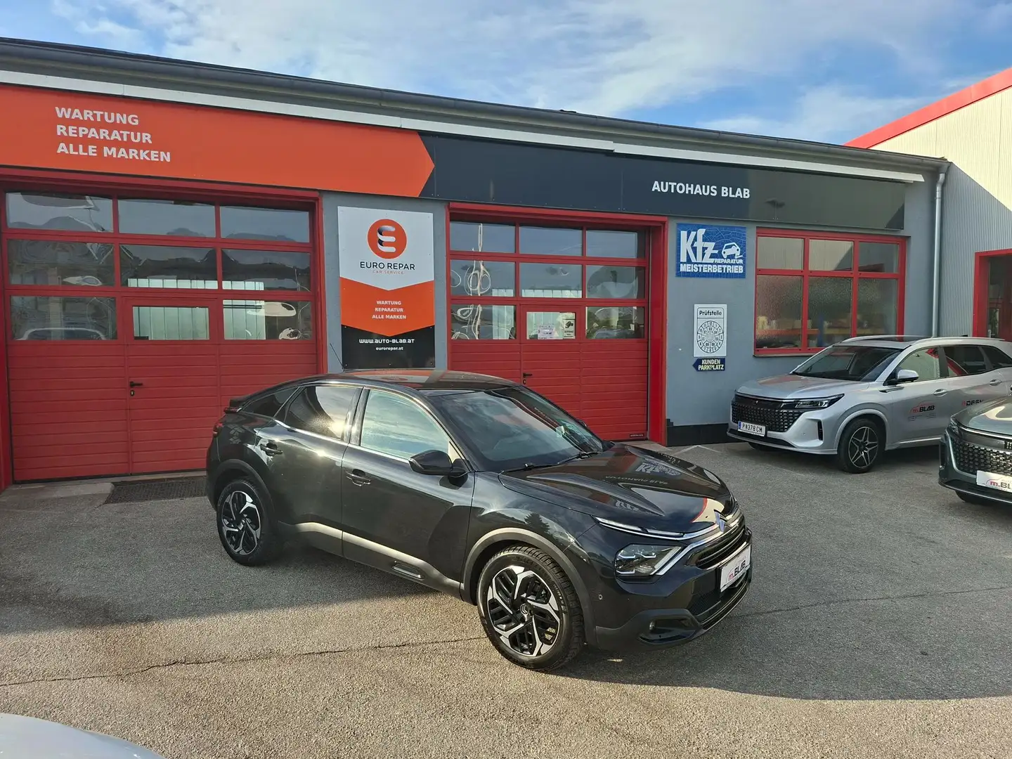 Citroen C4 PT130 EAT8 Automatik ShineEdition*ERSTBESITZ * Schwarz - 1