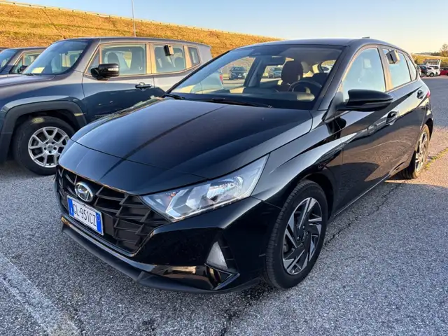 Hyundai i20 1.2 MPI MT Connectline
