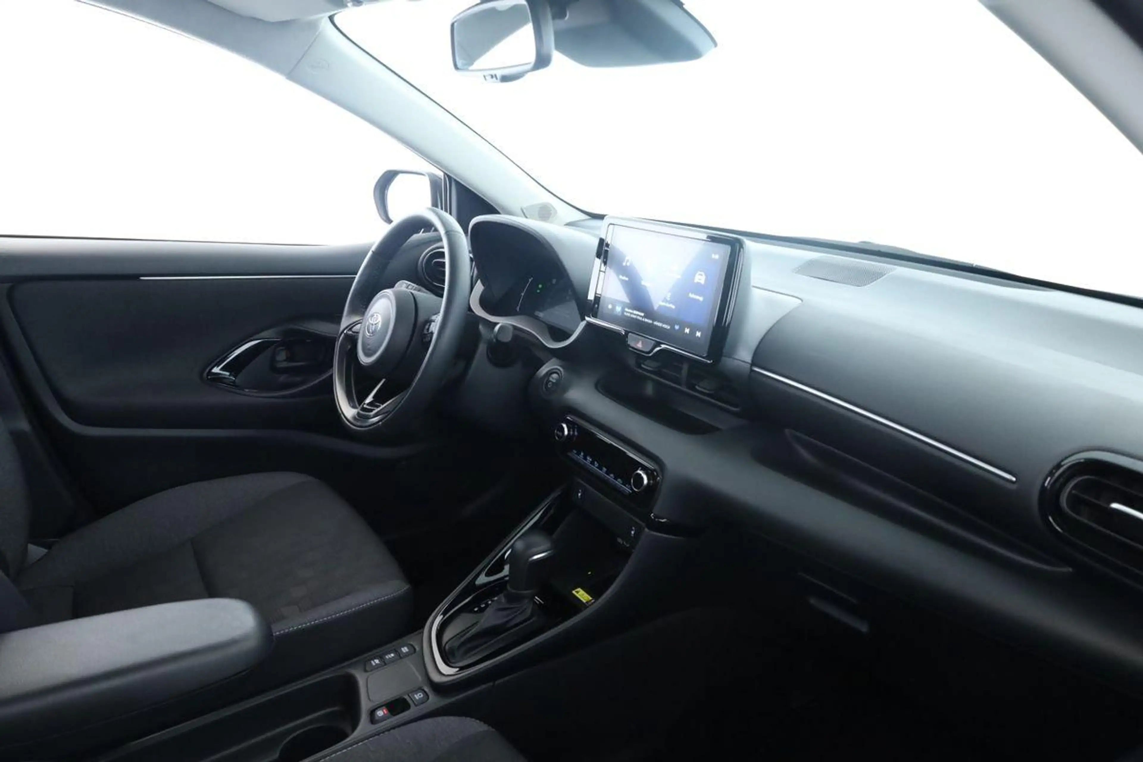 Toyota Yaris Hybrid 116 Teamplayer LED App SHZ Key Kam — photo 12