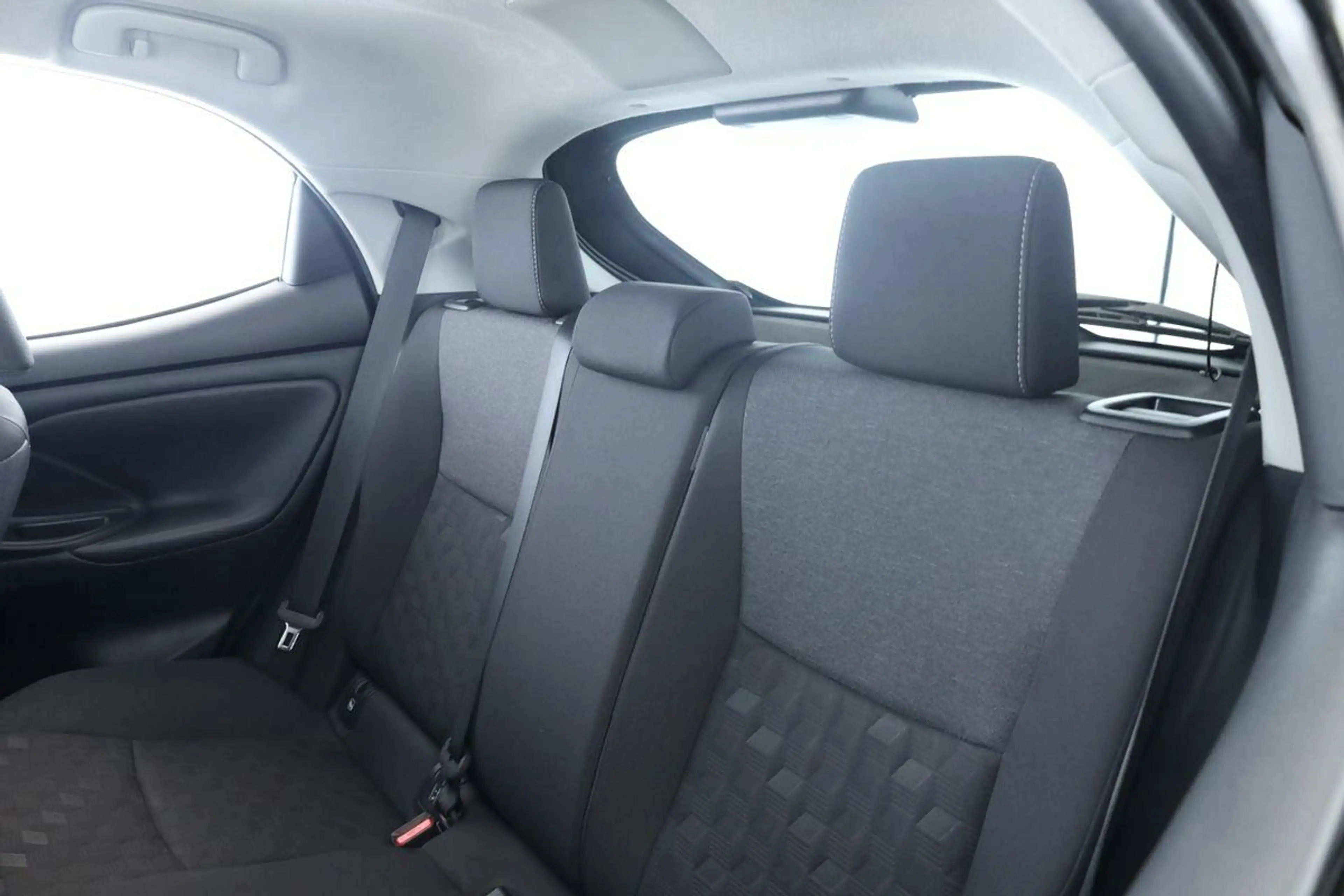 Toyota Yaris Hybrid 116 Teamplayer LED App SHZ Key Kam — photo 14