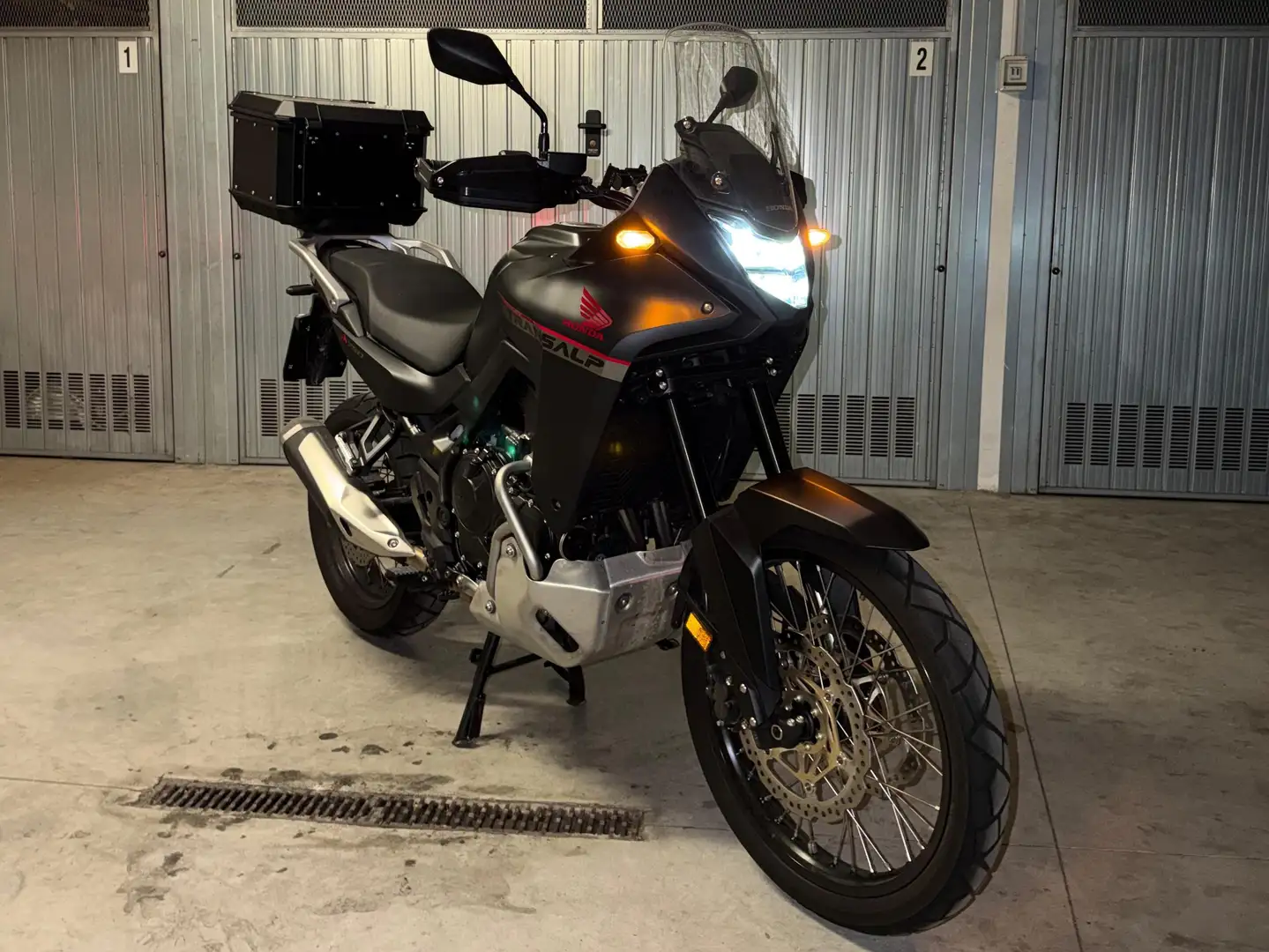 Honda XL 750 Transalp Чорний - 1