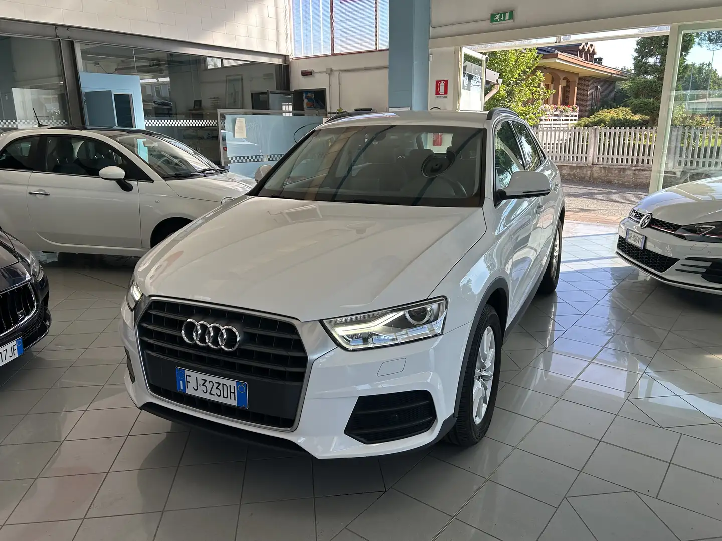 Audi Q3 Q3  2.0 tdi Business 120cv Bianco - 2