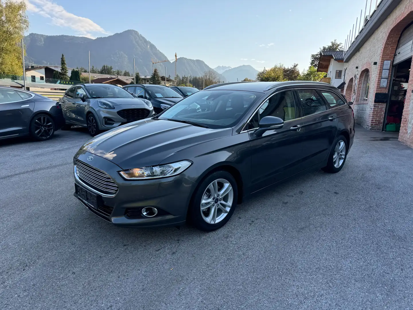 Ford Mondeo Traveller Titanium 2,0 TDCi Grau - 2
