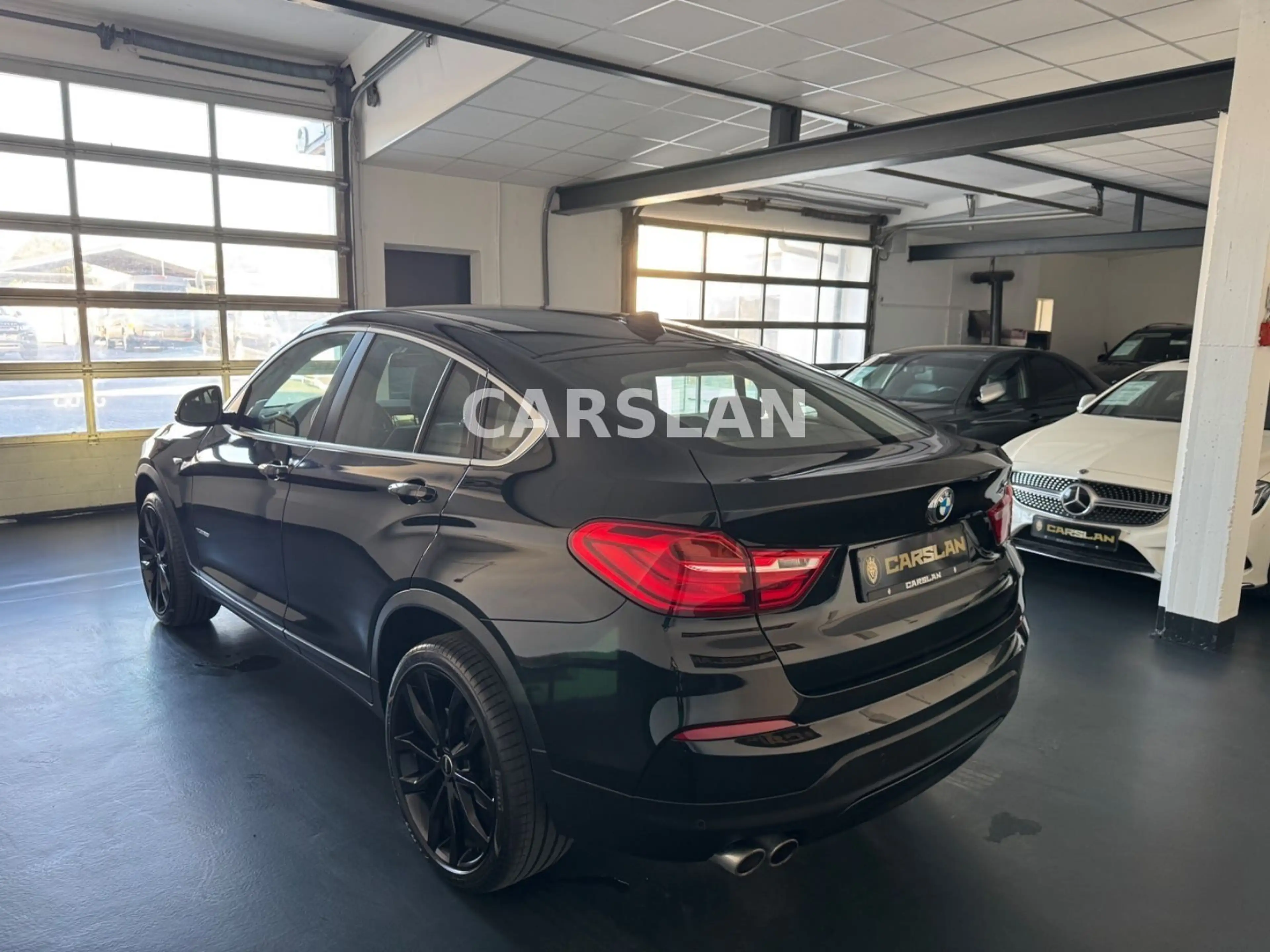 BMW X4 xDrive 28i ADVANTAGE 20"+2.HND+LED+NAVI+R.KAM — photo 10