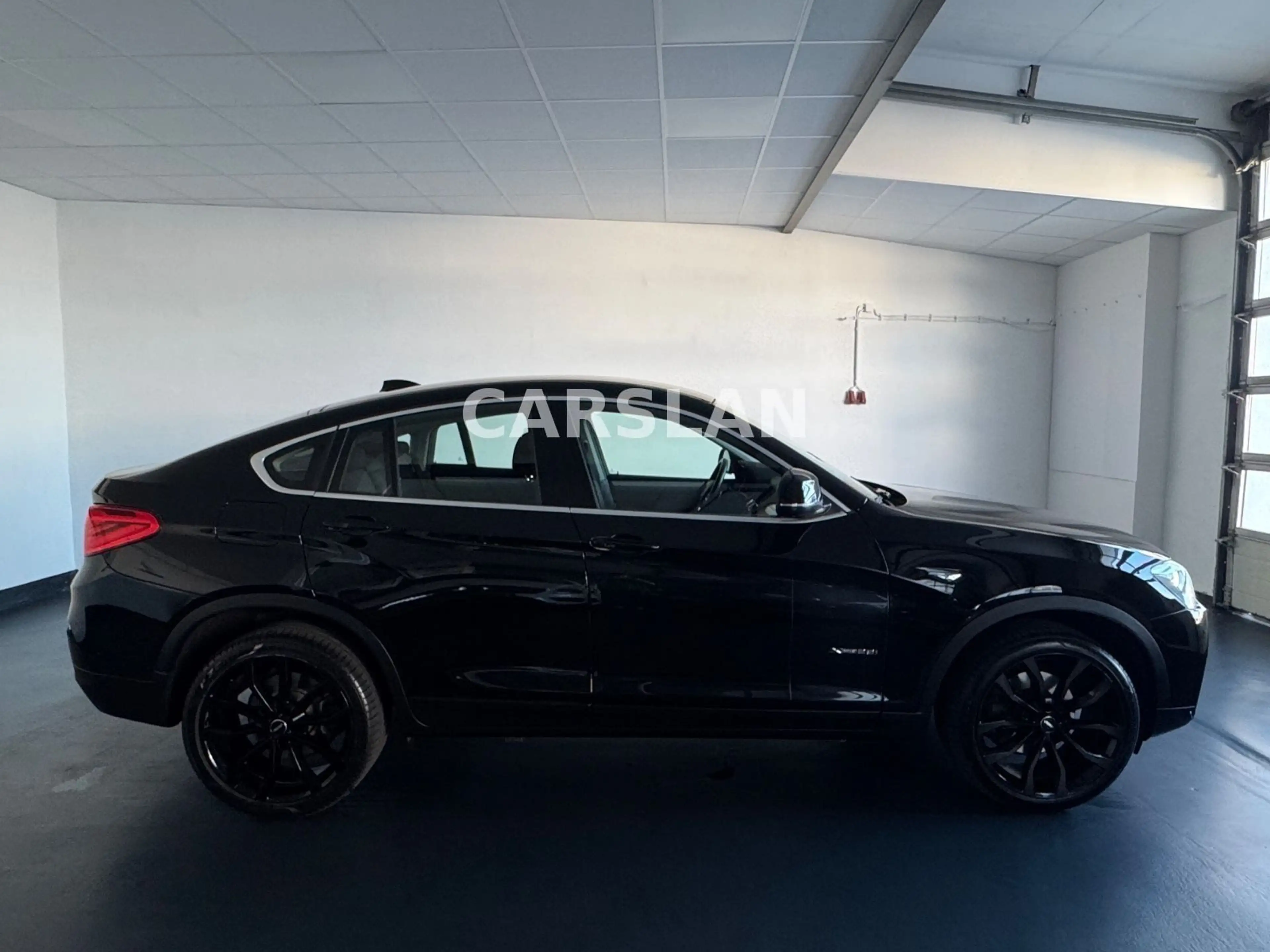 BMW X4 xDrive 28i ADVANTAGE 20"+2.HND+LED+NAVI+R.KAM — photo 8