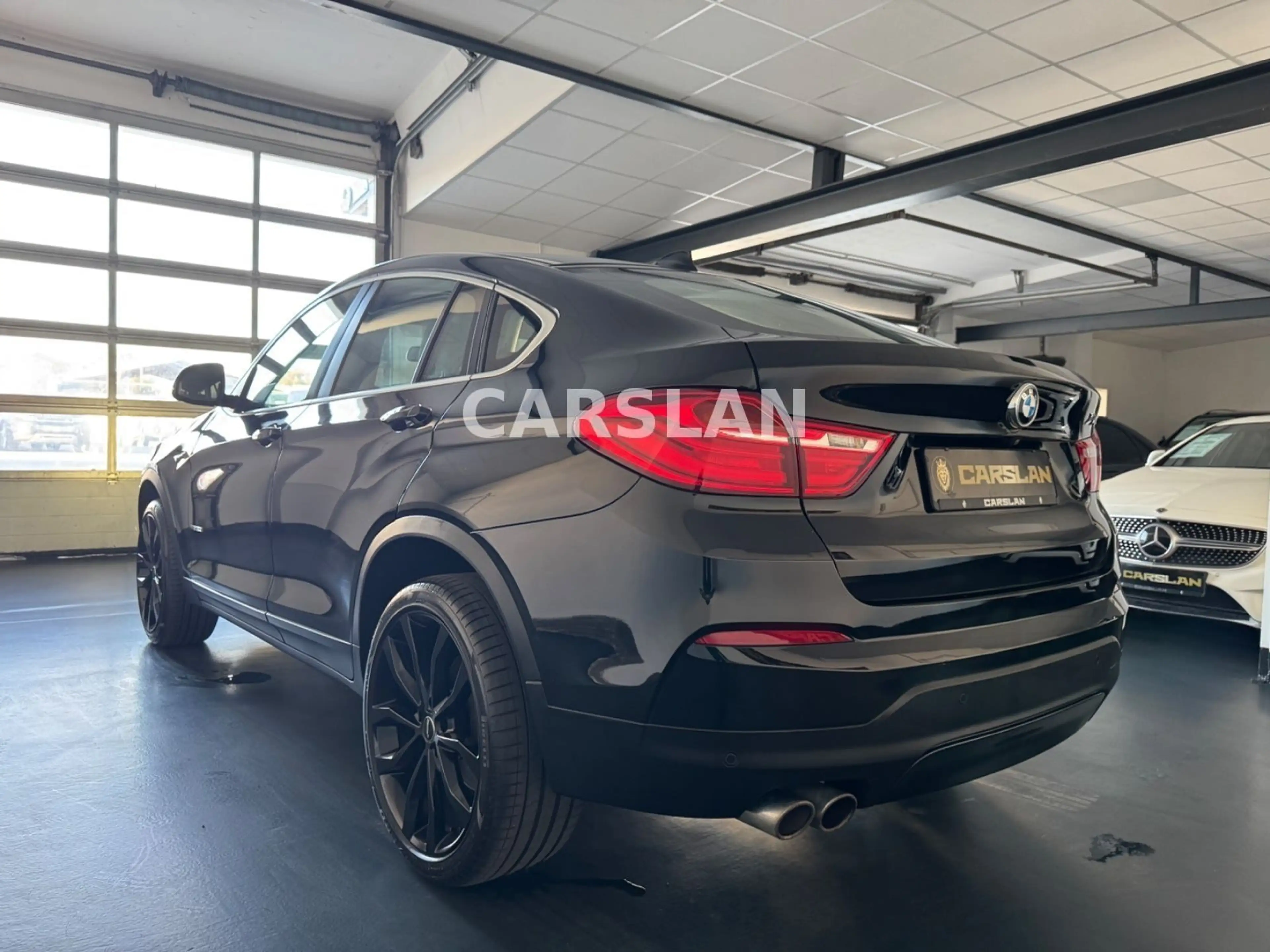 BMW X4 xDrive 28i ADVANTAGE 20"+2.HND+LED+NAVI+R.KAM — photo 13