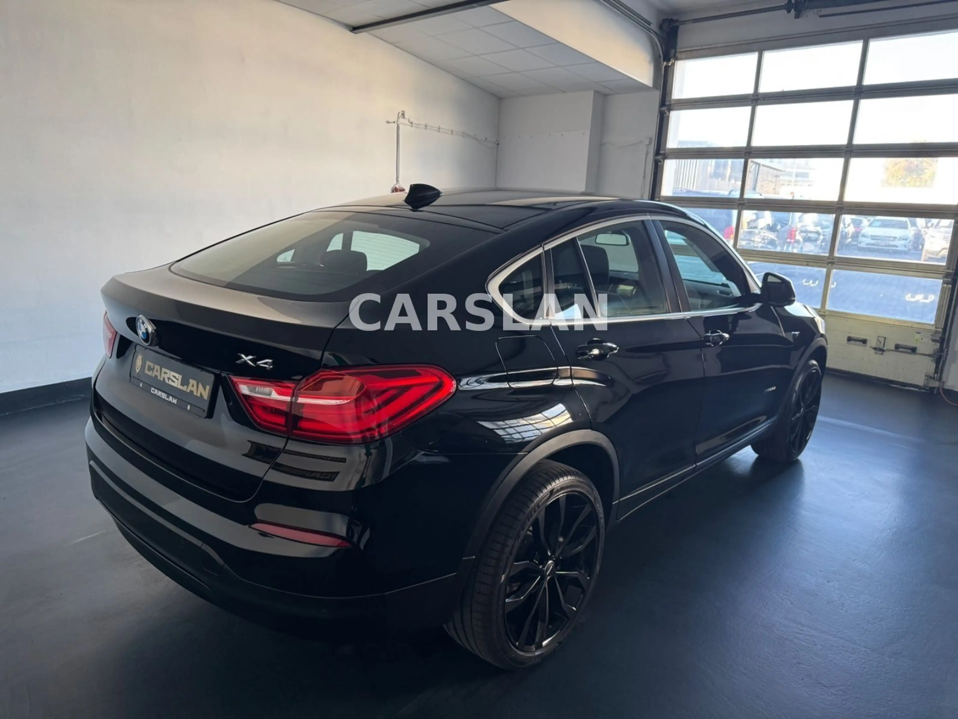 BMW X4 xDrive 28i ADVANTAGE 20"+2.HND+LED+NAVI+R.KAM — photo 12