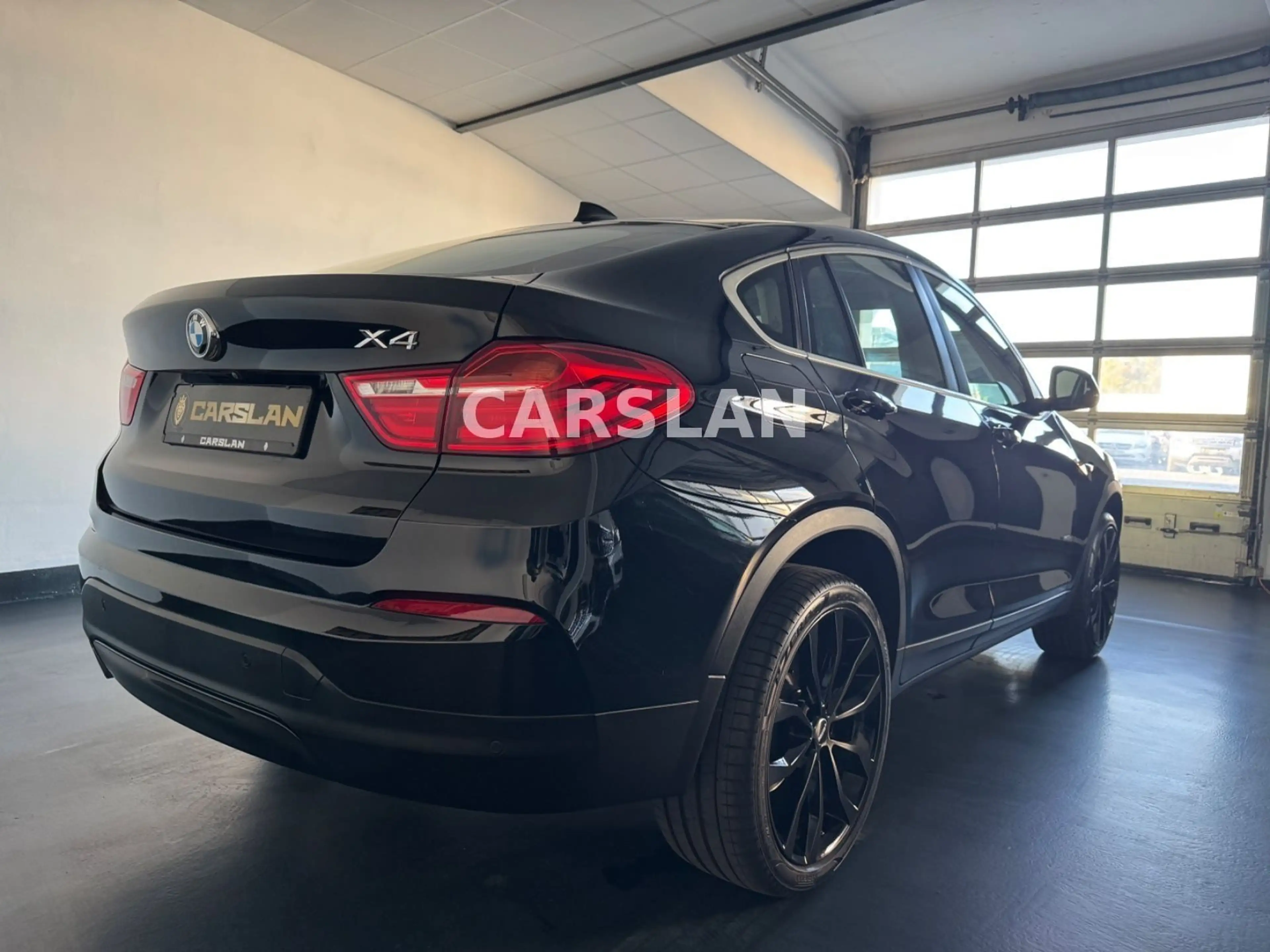 BMW X4 xDrive 28i ADVANTAGE 20"+2.HND+LED+NAVI+R.KAM — photo 15