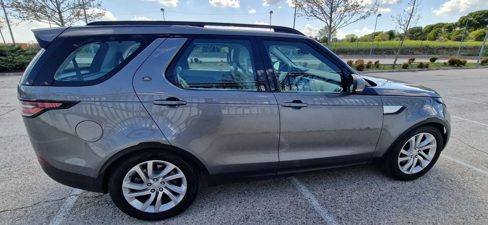 Land Rover Discovery 2.0SD4 HSE Luxury Aut. - 2