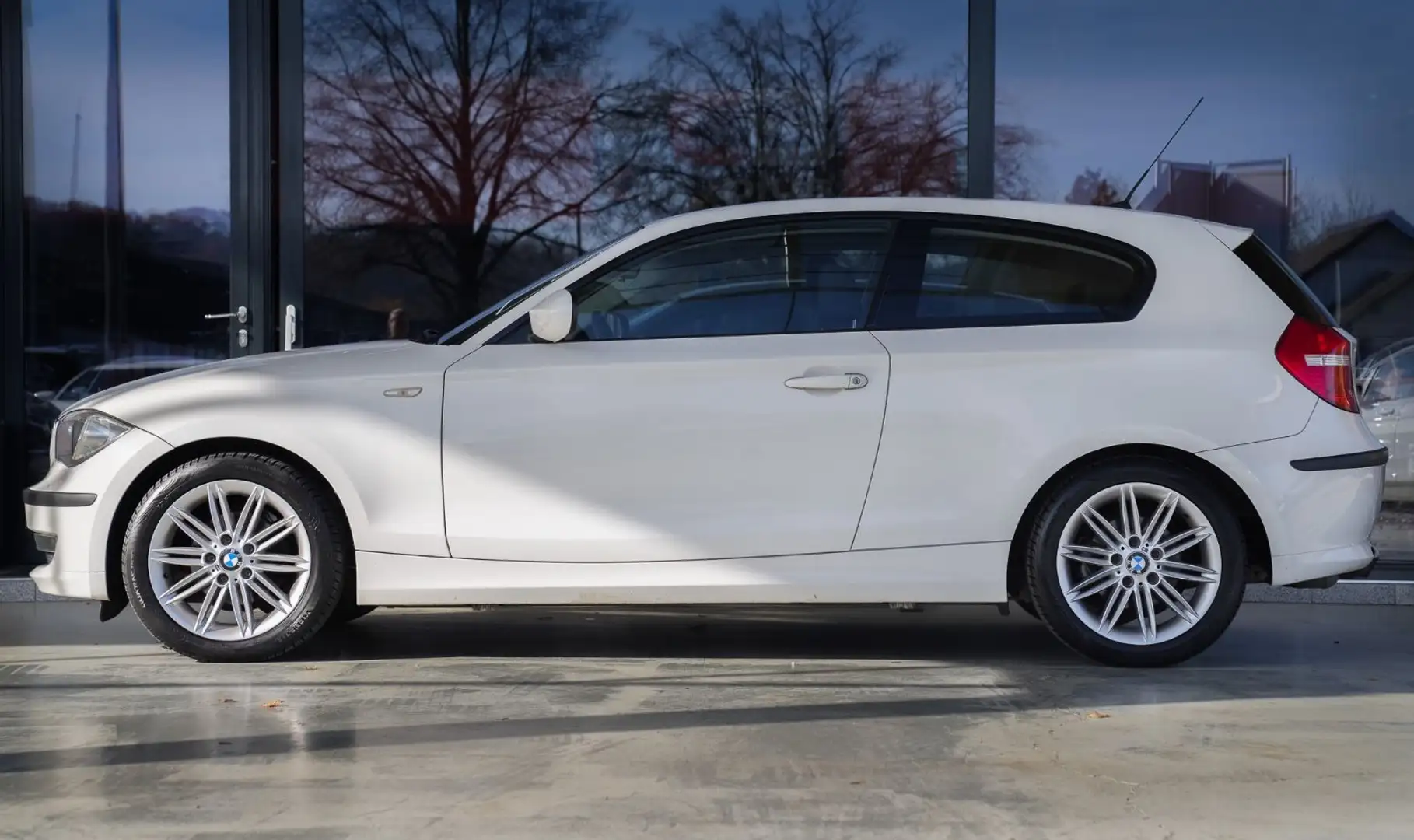 BMW 116 i Lim. *Klima/Scheckheft/TÜV 10/27* Weiß - 2