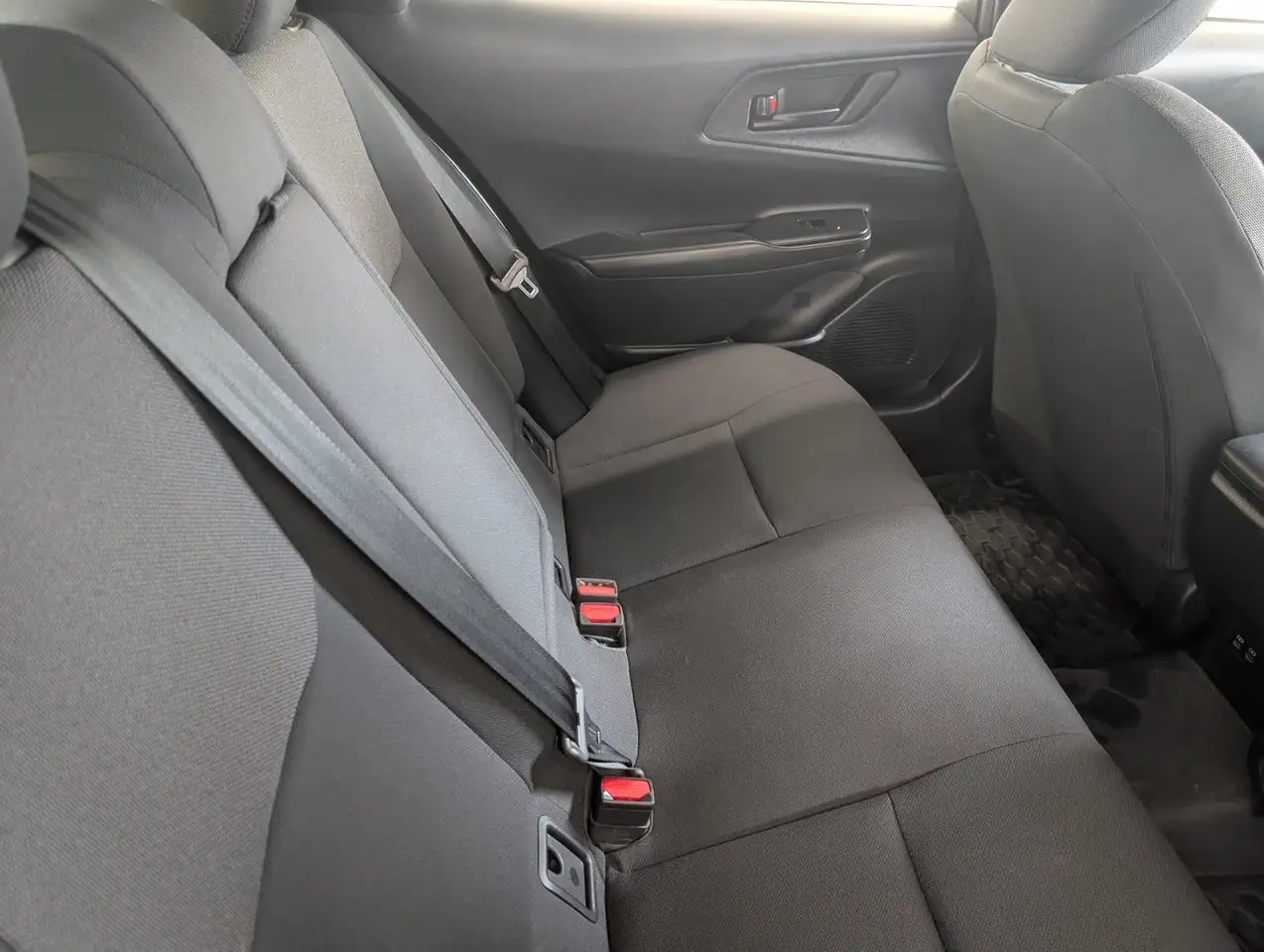Toyota Prius Prime снимка Toyota Prius Prime
