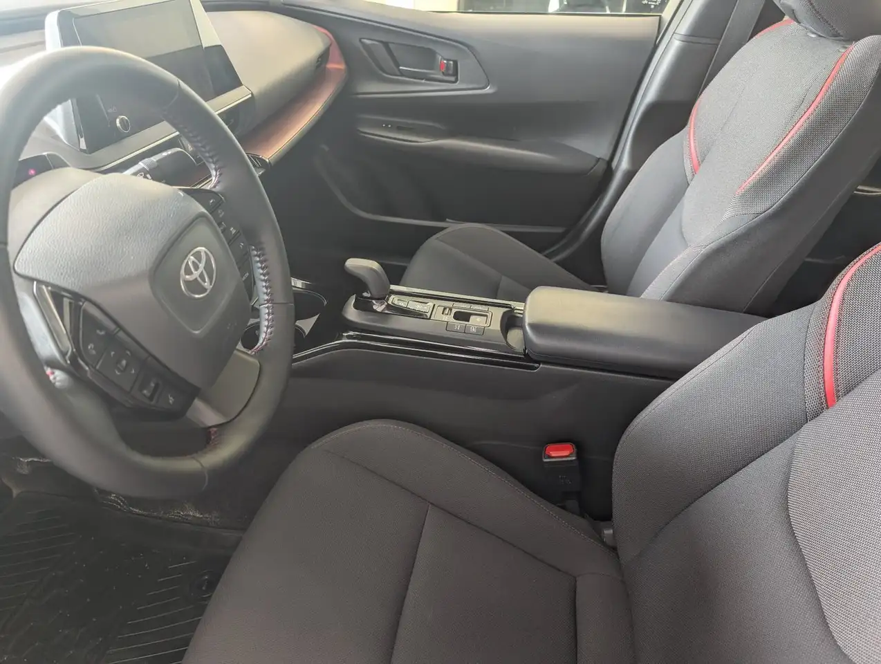 Toyota Prius Prime снимка Toyota Prius Prime