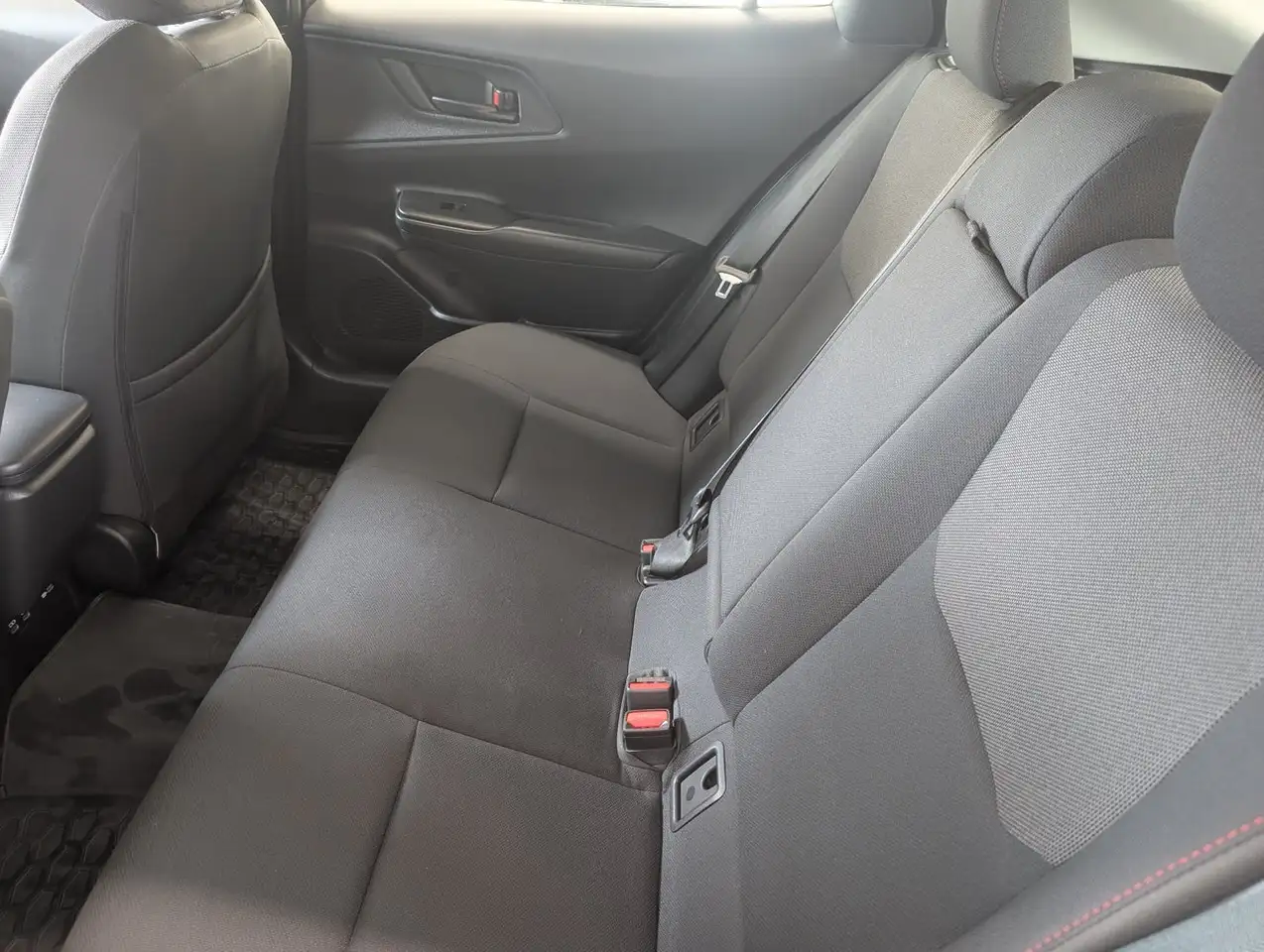 Toyota Prius Prime снимка Toyota Prius Prime