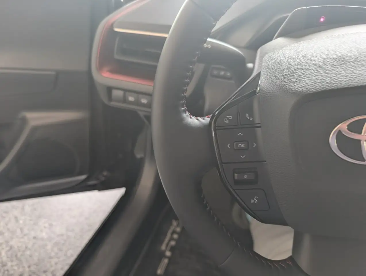 Toyota Prius Prime снимка Toyota Prius Prime
