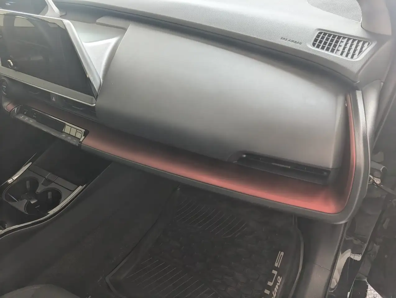Toyota Prius Prime снимка Toyota Prius Prime