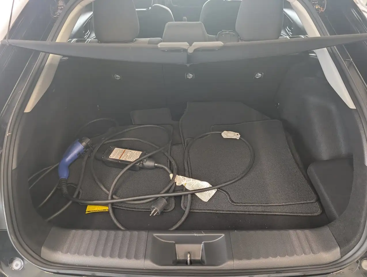 Toyota Prius Prime снимка Toyota Prius Prime