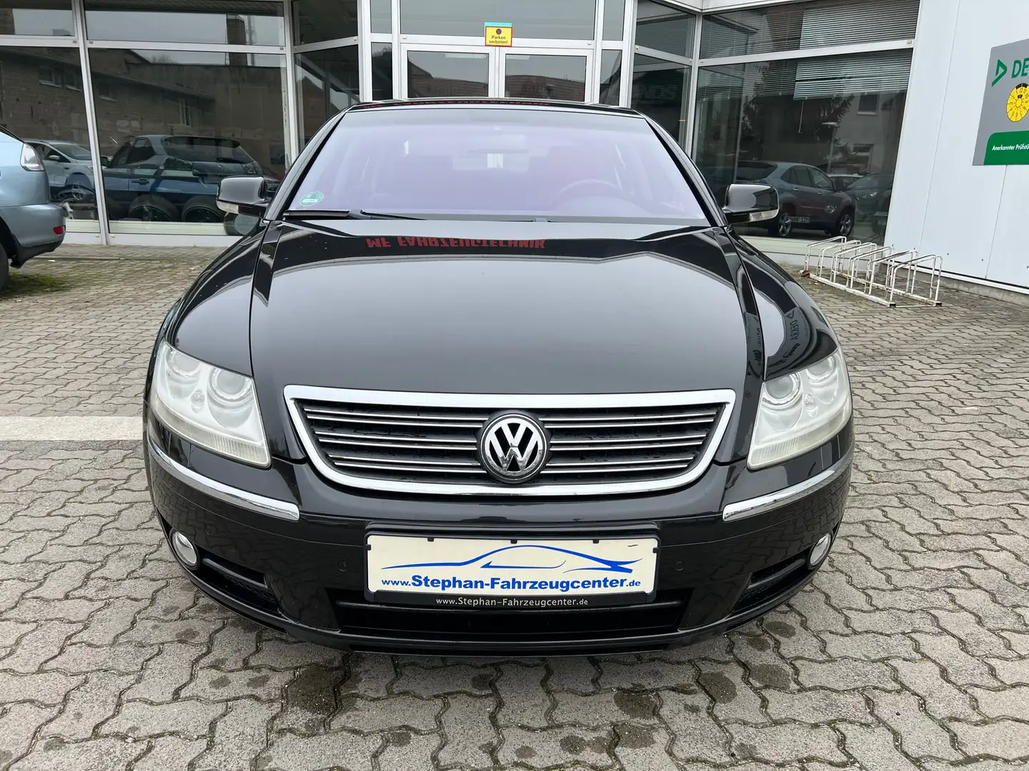 Volkswagen Phaeton V8 4Motion Automatik mit Klima/Navi/Xenon/Alus/ESP Noir - 1