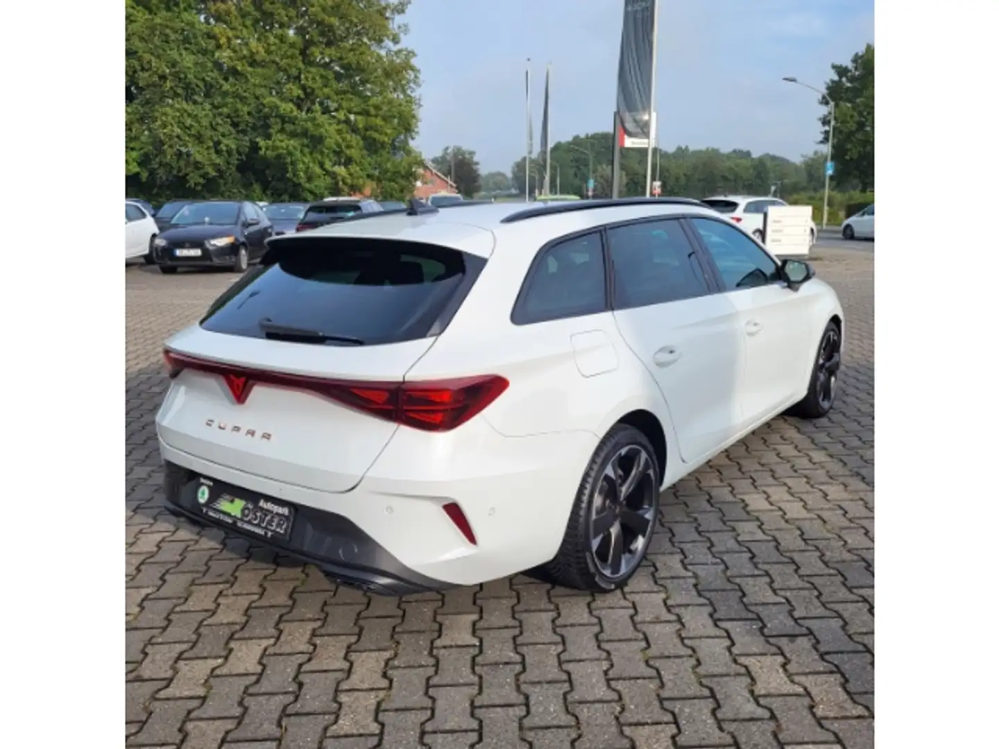 CUPRA Leon SP 1.5 eTSI 110 kW 7 G DSG*ACC*EDGE*RFK*GJR*IPA Wit - 2