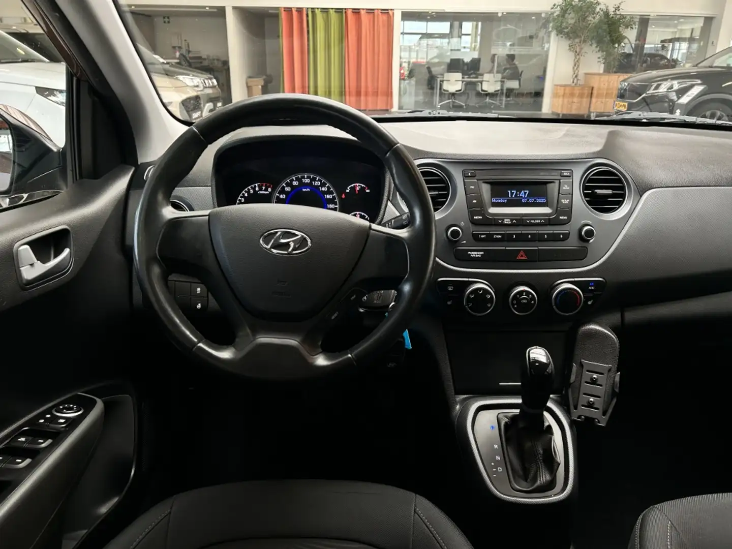 Hyundai i10 1.0 [ STUURVERWARMING I PAKEERSENSOR I AIRCO ] Bruin - 2