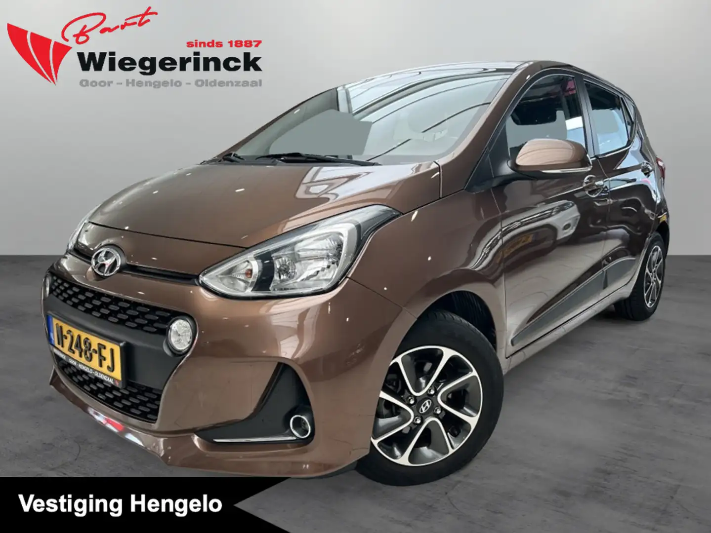Hyundai i10 1.0 [ STUURVERWARMING I PAKEERSENSOR I AIRCO ] Bruin - 1