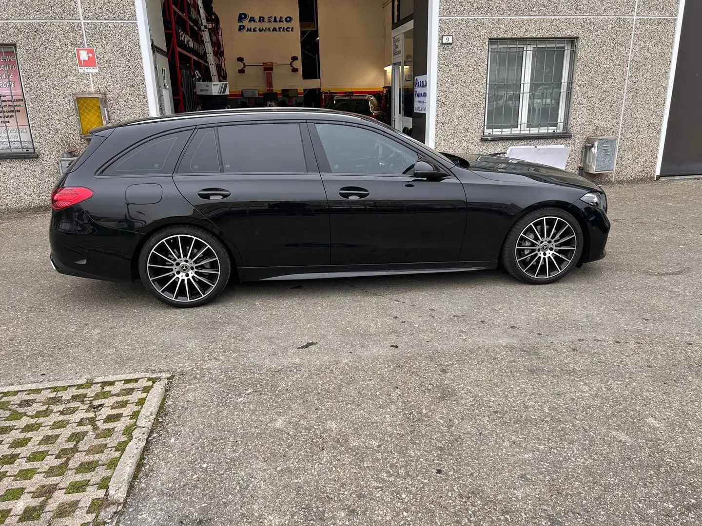 Mercedes-Benz C 200 Classe C-S206 SW 2021 SW mhev Premium Plus auto Nero - 2