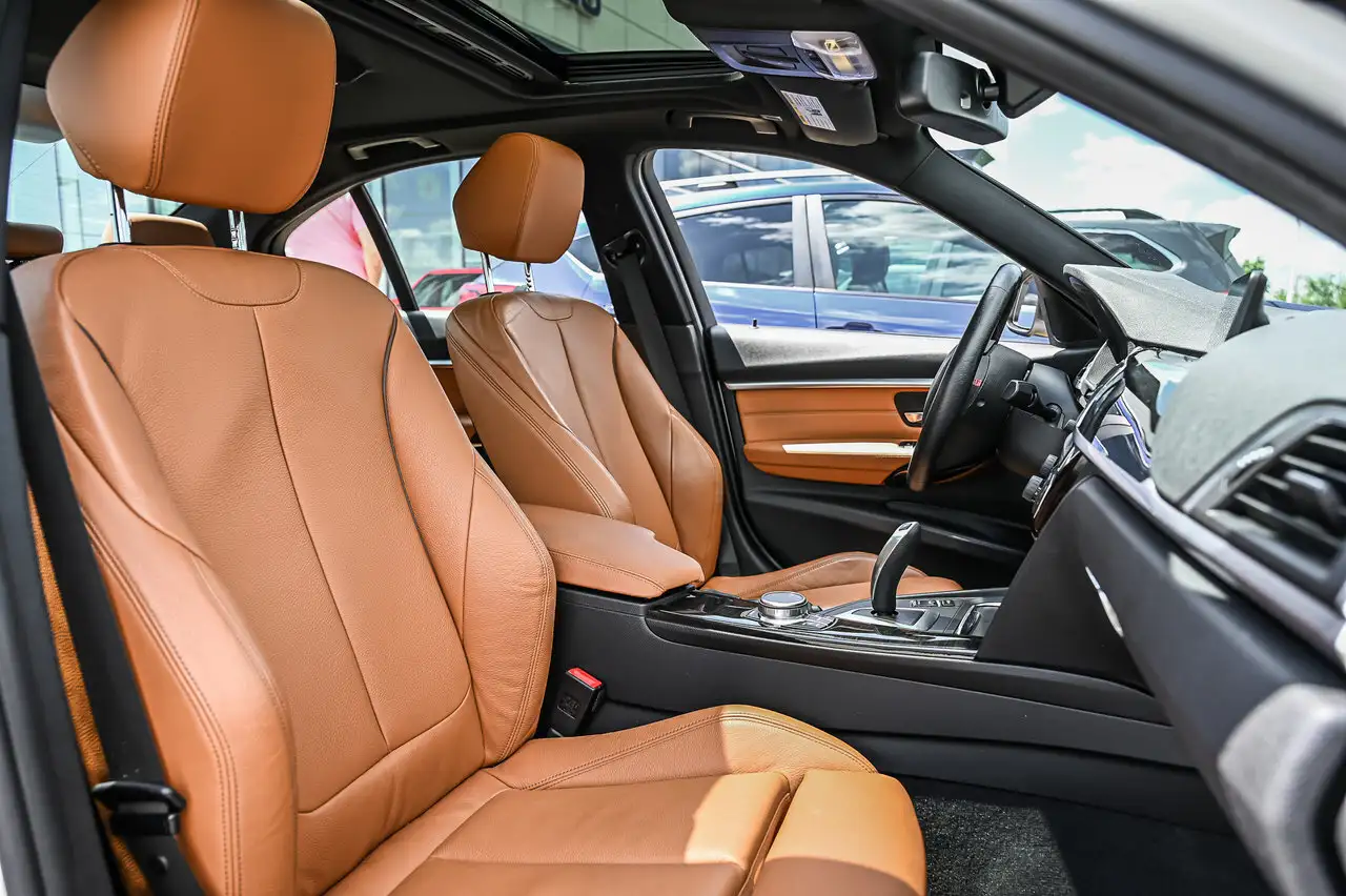 BMW 3 Series photo BMW 3 Series