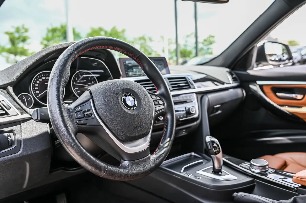 BMW 3 Series photo BMW 3 Series