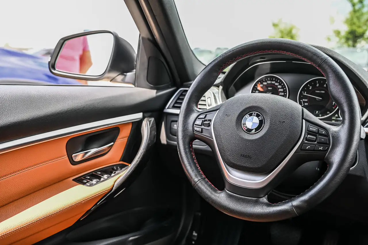 BMW 3 Series photo BMW 3 Series