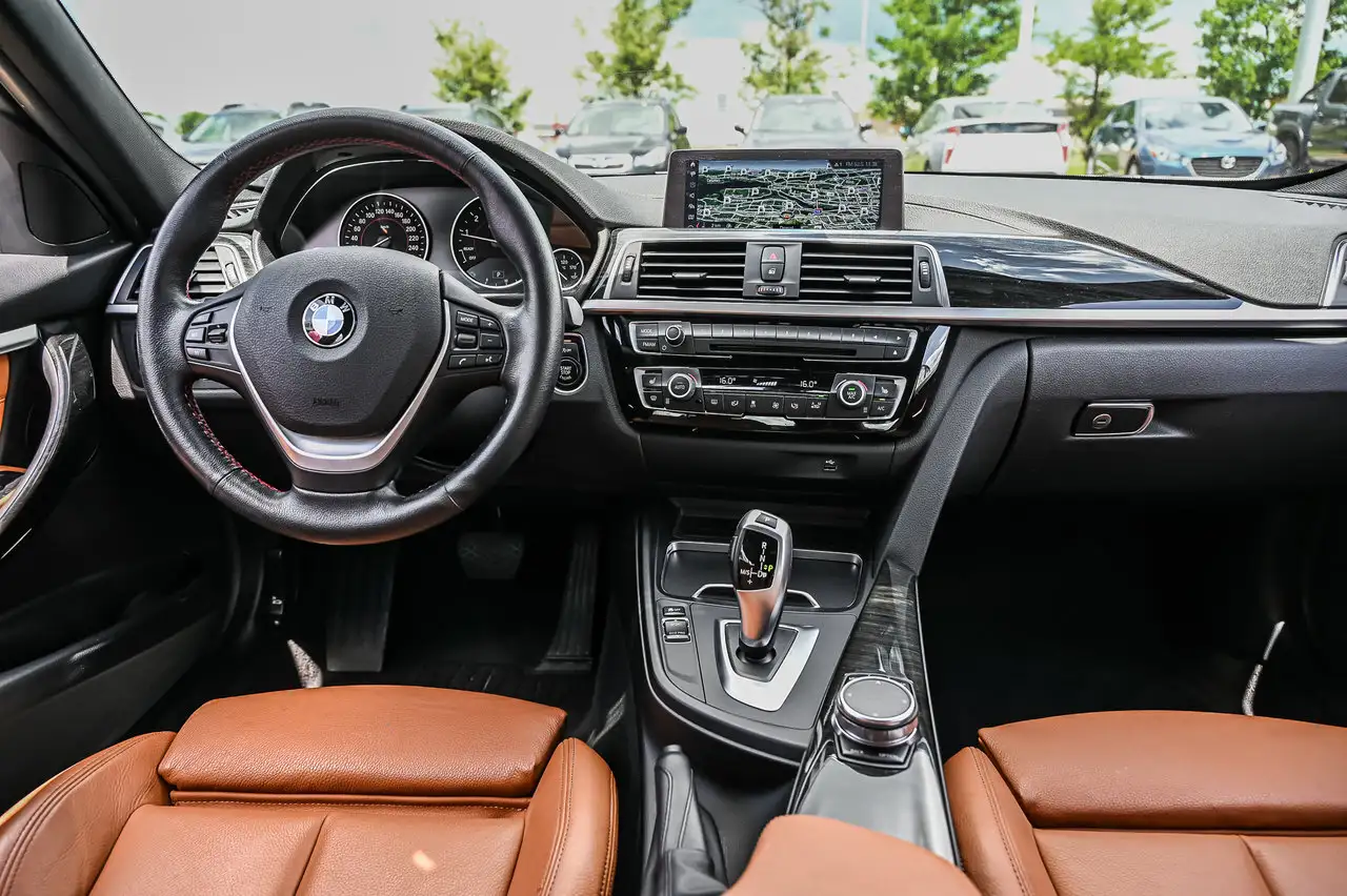 BMW 3 Series photo BMW 3 Series
