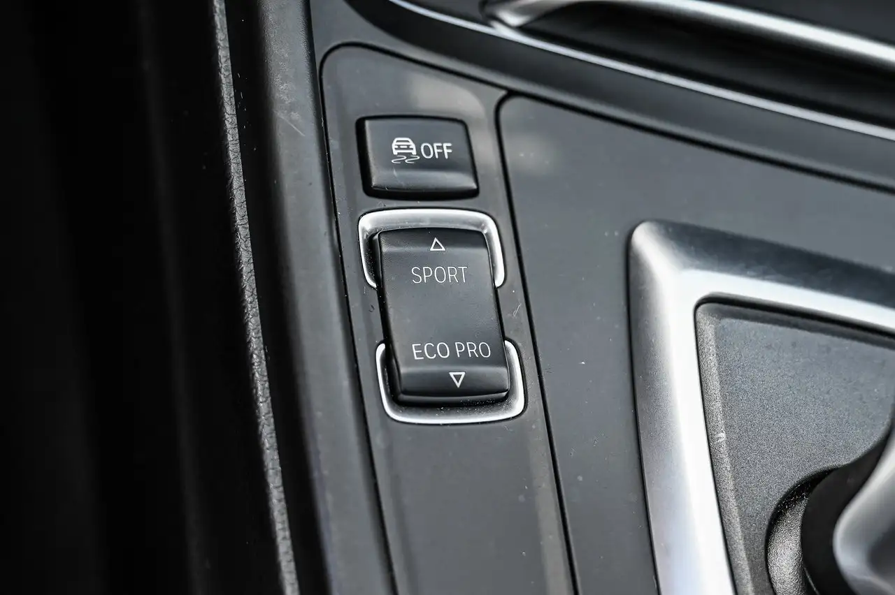 BMW 3 Series photo BMW 3 Series