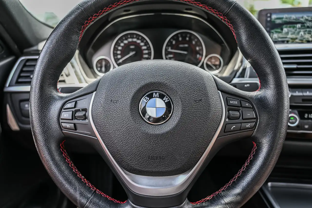 BMW 3 Series photo BMW 3 Series