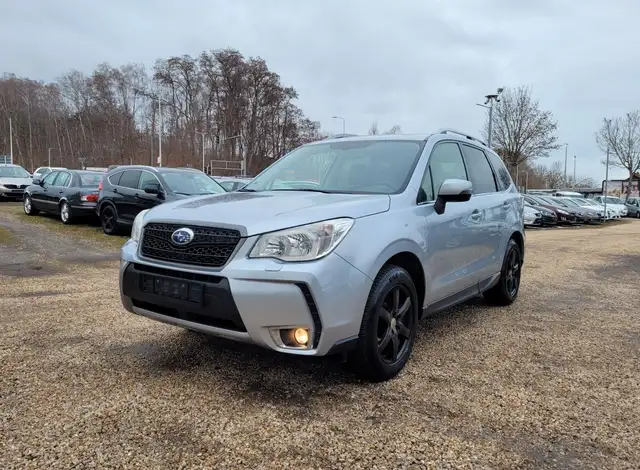 Subaru Forester Platinum Aut*Navi*R-Cam*Pano*8xLMF*TÜV*