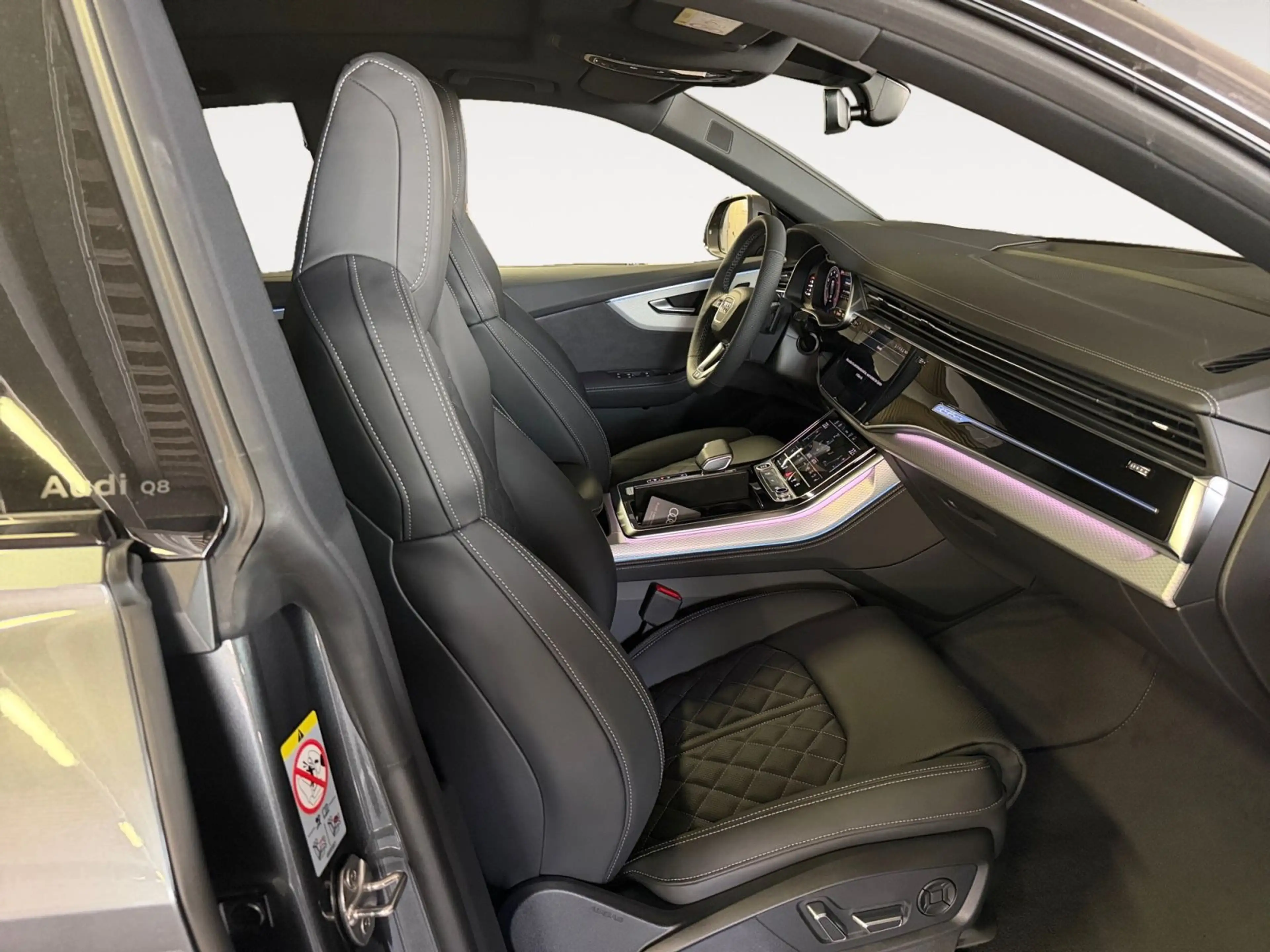 Audi Q8 TFSI -30%/gr-sw/B&O/HUD/Pan/4Z/22 — photo 13