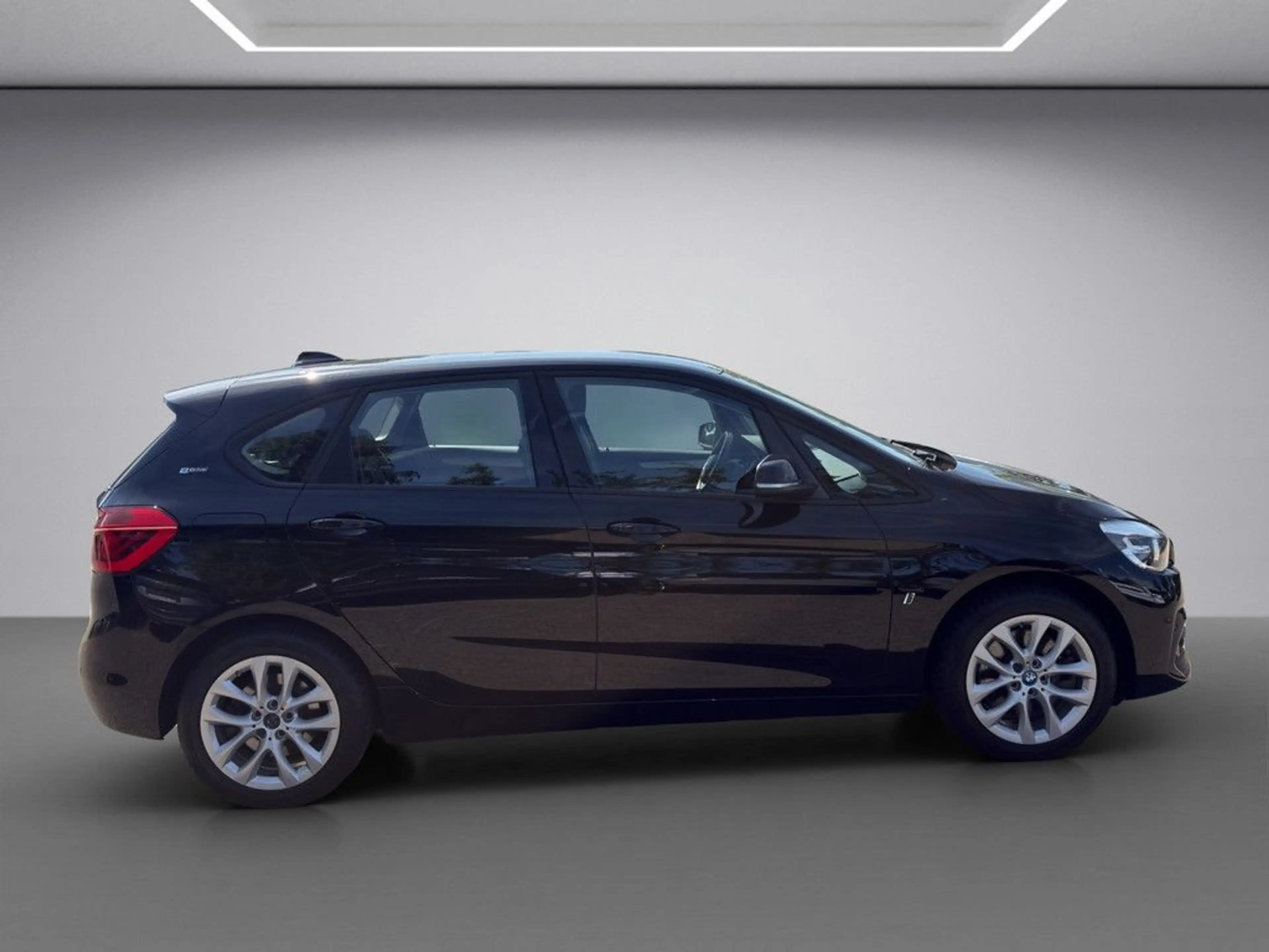BMW 225 Hybrid iPerformance SHZ FACEL. — photo 6