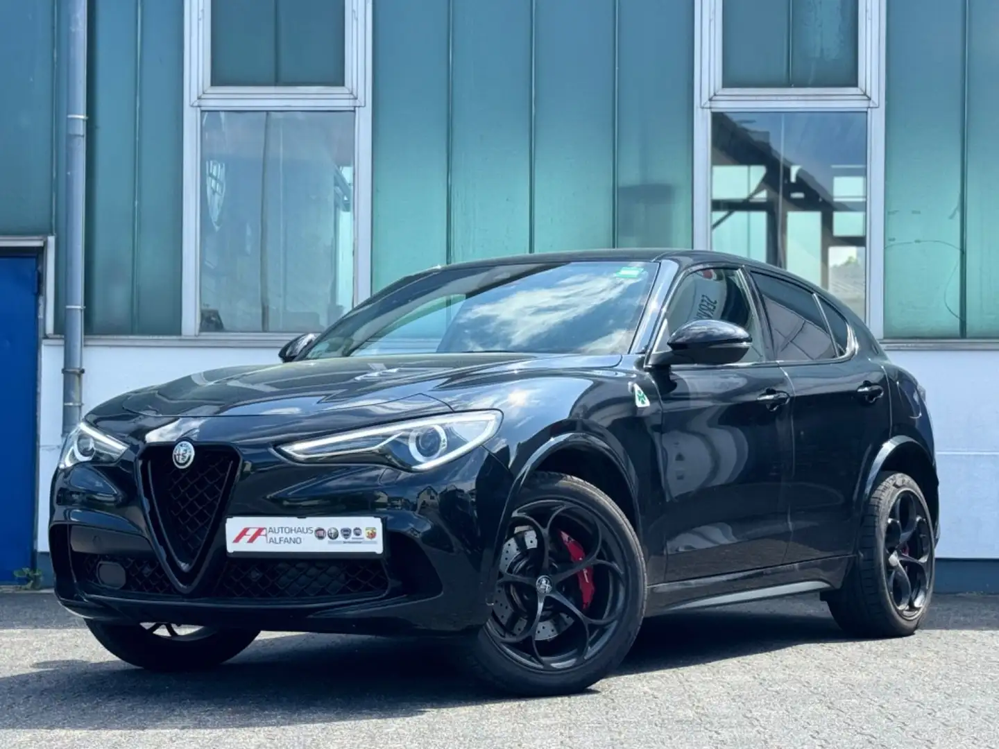 Alfa Romeo Stelvio Quadrifoglio Q4 NAVI KAMERA ALU SITZH Schwarz - 1