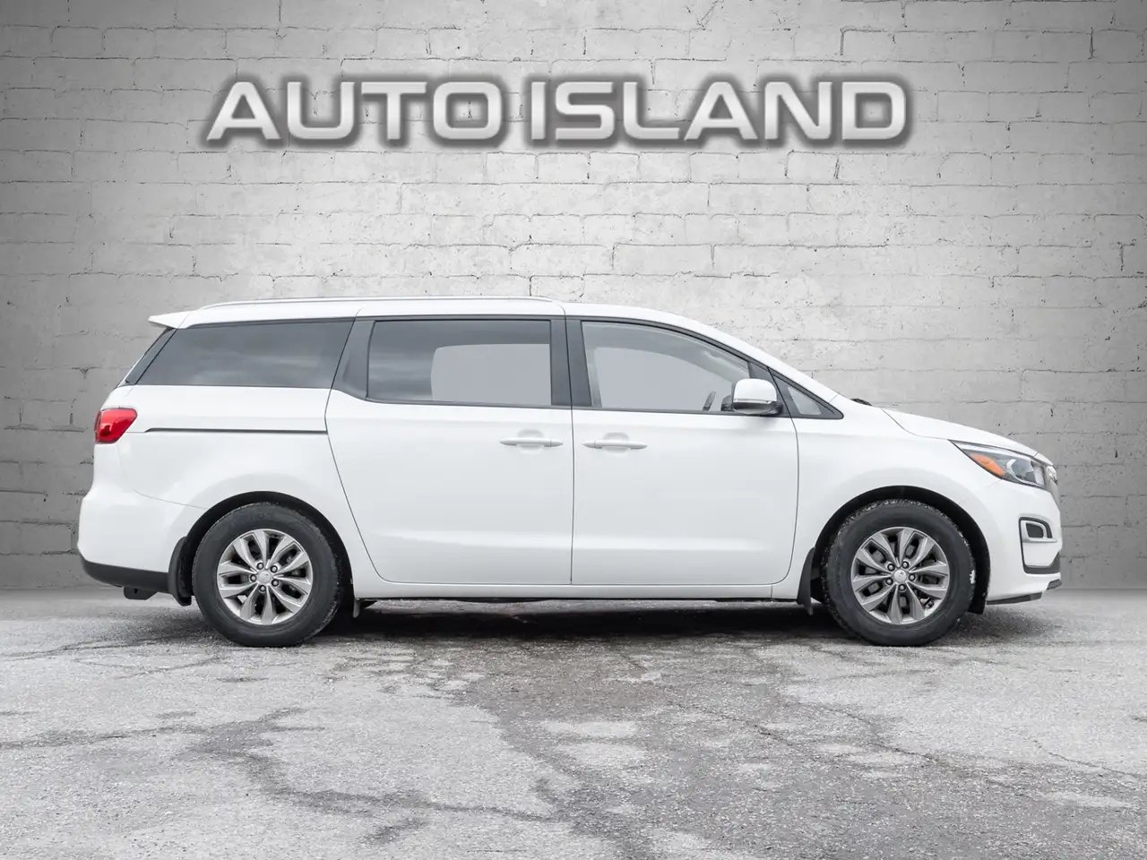 Kia Sedona снимка Kia Sedona