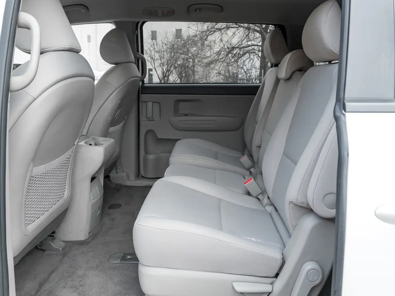 Kia Sedona снимка Kia Sedona