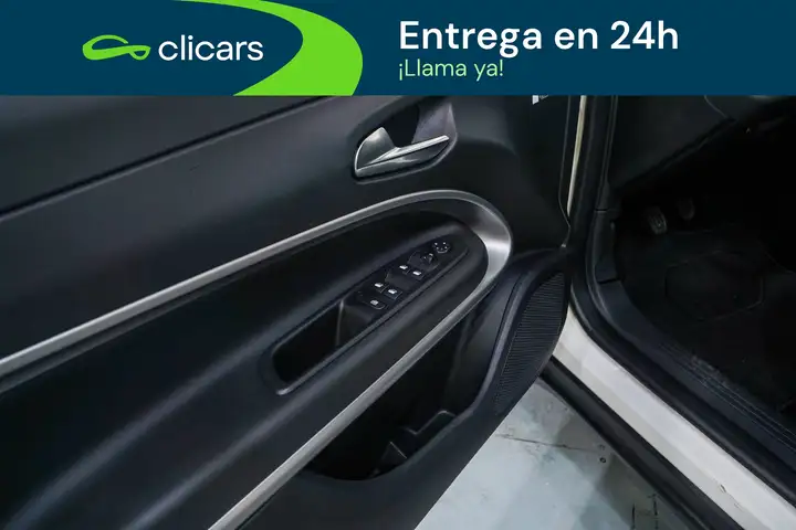 Jeep Avenger 1.2 Turbo Altitude 2023, foto 19