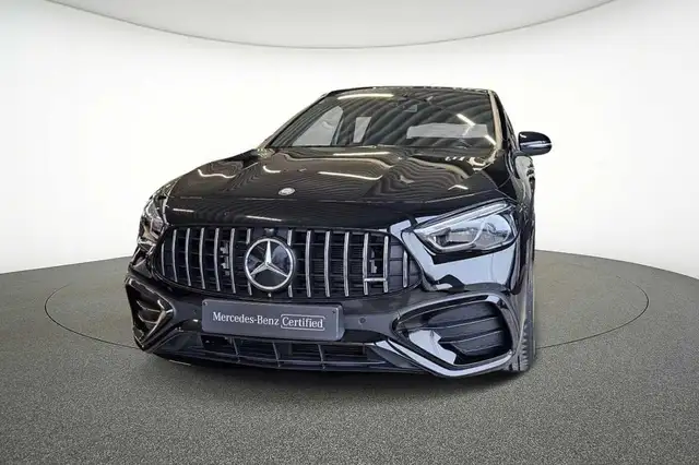 Mercedes-Benz GLA 35 AMG 4MATIC Off-Roader