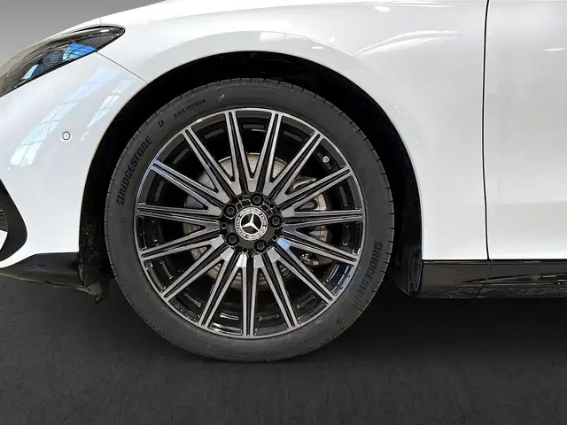 Mercedes-Benz 250 view 7