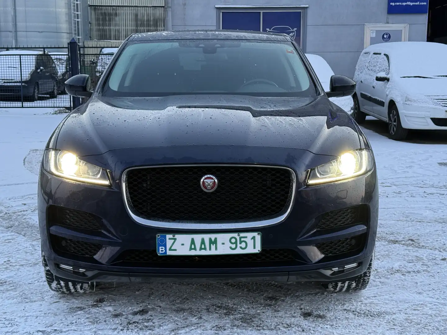 Jaguar F-Pace F-Pace 2.0 D AWD Limited Edition Prestige Bleu - 2