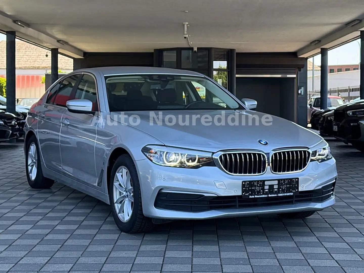 BMW 530 e iPerformance*DisplayKey*WLAN*Kamera*Deutsch Argento - 1