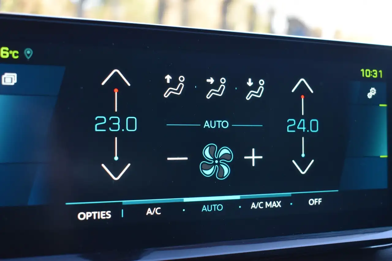 Peugeot 3008 1.6 Hybrid Allure e-EAT8*Navi*Camera*DodeHoek 23