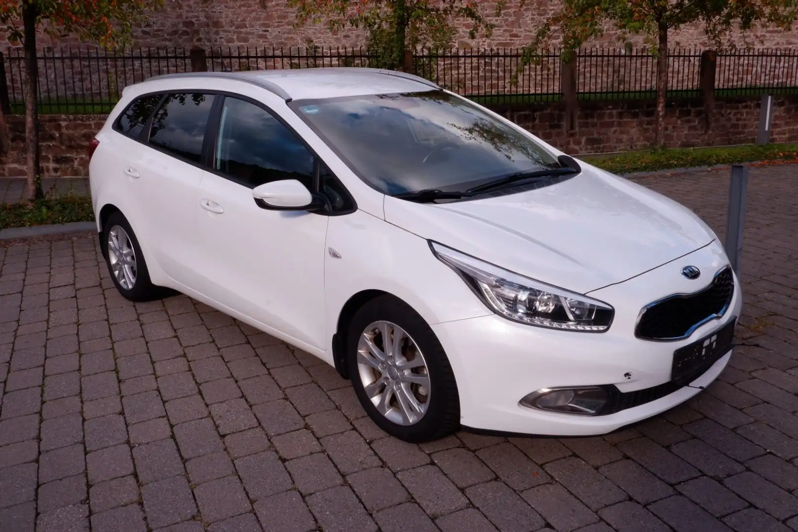Kia Ceed / cee'd Weiß - 1
