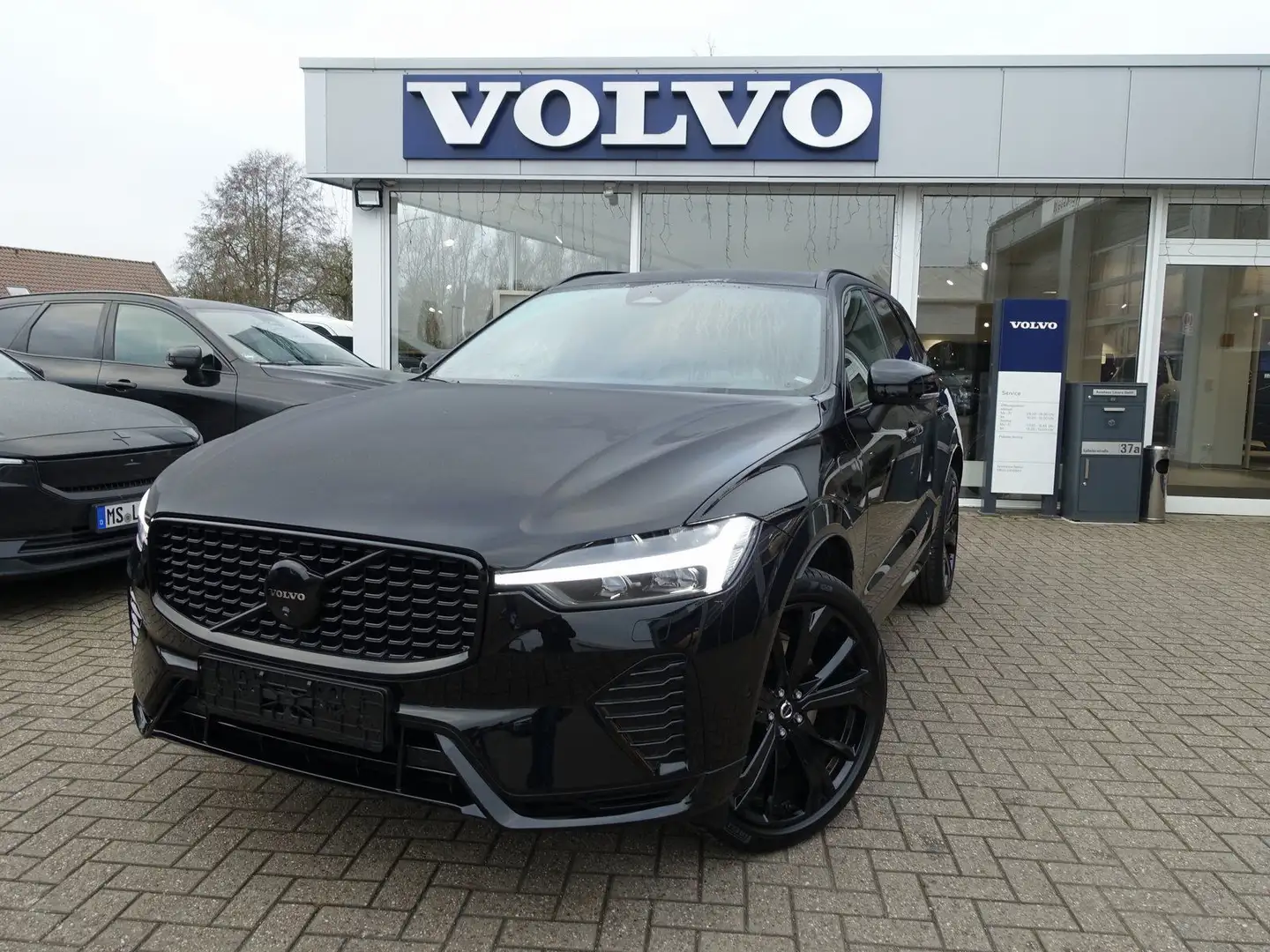 Volvo XC60 Black Edition Plus T6 AWD/FourC/HeadUP/360° - 1