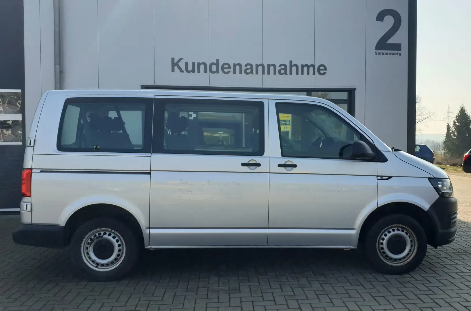 Volkswagen T6 Transporter Transporter T6 , 9 Sitzer , 99 Tkm, EU6 Zilver - 1