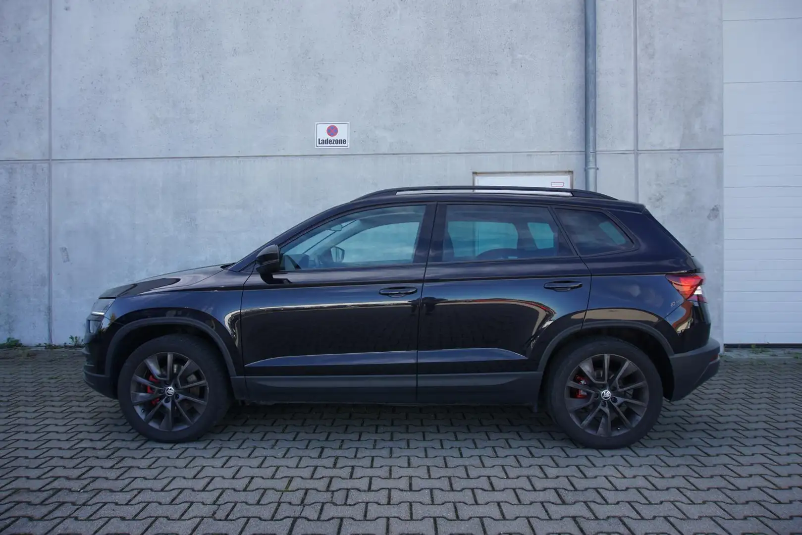 Skoda Karoq Style DSG 2.0TDI 4x4 Canton Pano Leder Schwarz - 2