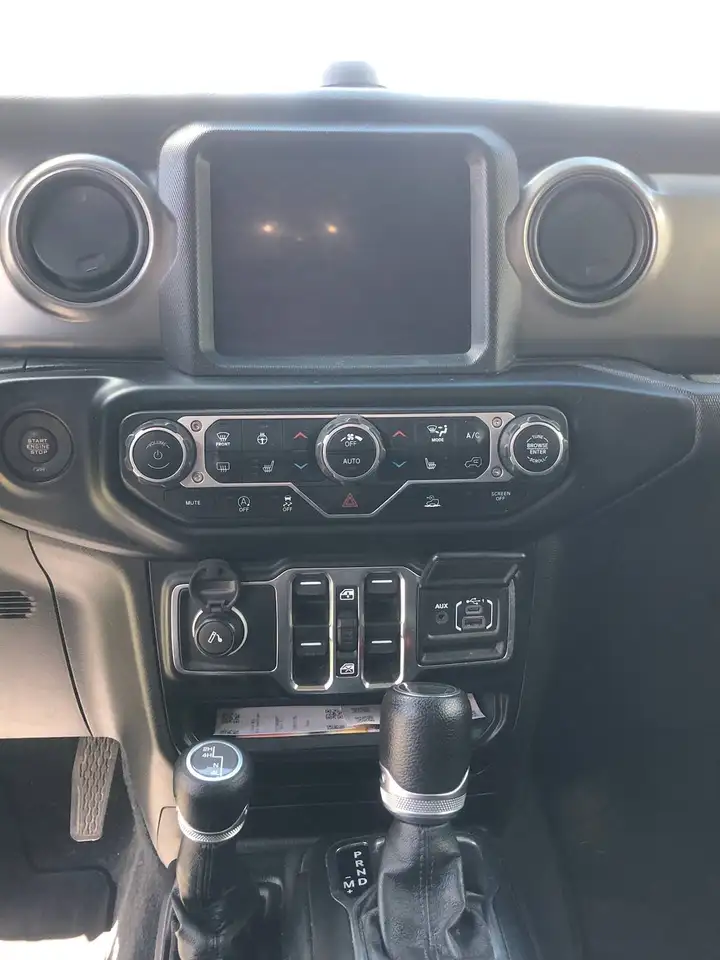 Jeep Gladiator снимка Jeep Gladiator