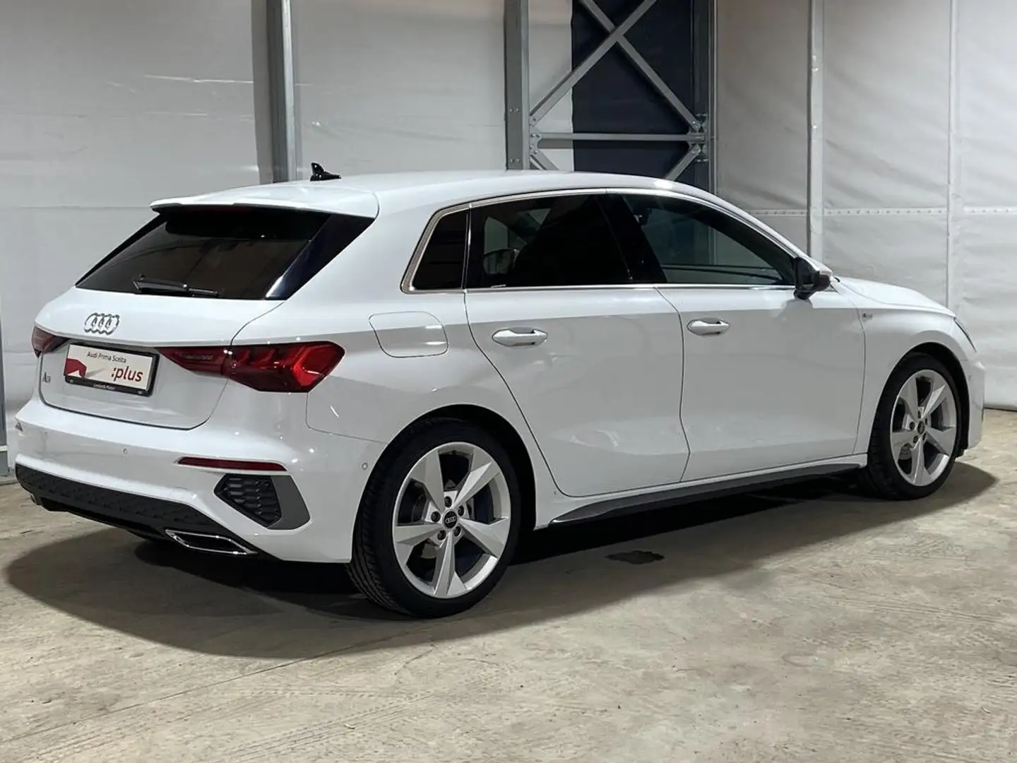 Audi A3 Sportback 35 2.0 tdi Identity Black s-tronic Bianco - 2